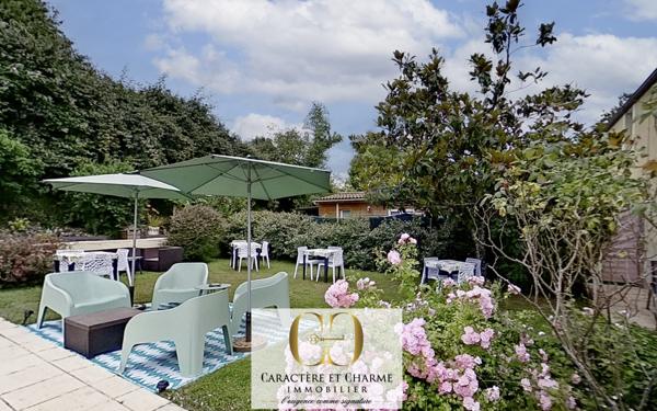 Sarlat-la-Canéda (24200) 7 Chambres d'hôtes / studios, aménagés, + grand logement privé. Idéal activité. Piscine chauffée - Jardin.