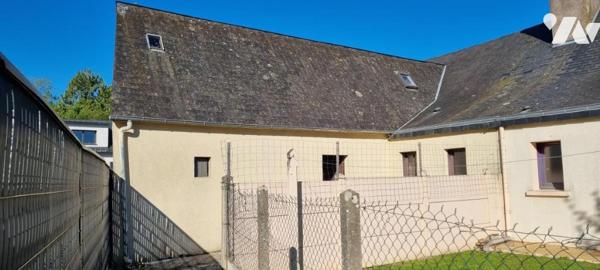 LA GUERCHE DE BGNE - Centre ville - Maison avec garage et terrain