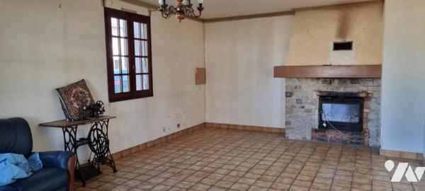 LA GUERCHE DE BGNE - Centre ville - Maison avec garage et terrain