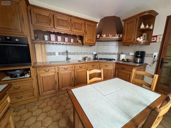 Maison à vendre à Arcis-sur-Aube dans l'Aube (10700), ref : 15309/386