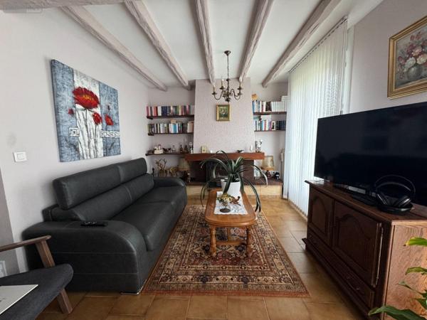 Maison à vendre à Arcis-sur-Aube dans l'Aube (10700), ref : 15309/386