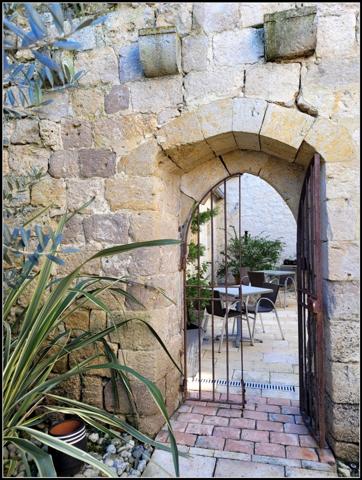 Restaurant/Chambres d'hôte/appart. LA ROMIEU 32480