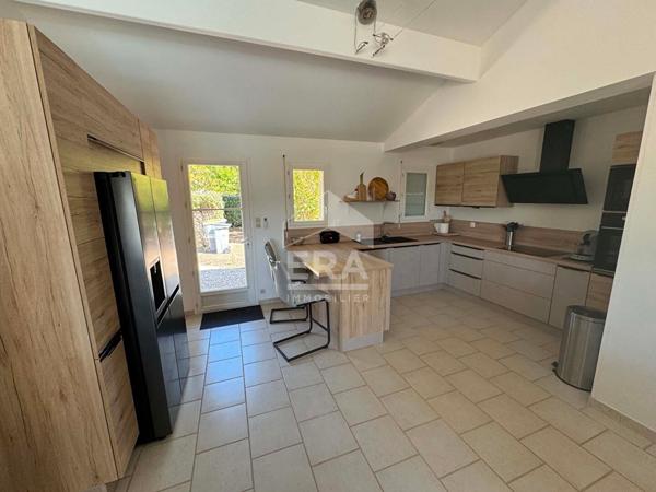 Maison individuelle près d'un lac plain pied - 4 pièce(s) 100 m2 24610 24700