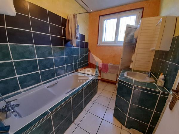 TRÈS PROCHE CHAUNY,  MAISON INDIVIDUELLE HAB DE PLAIN PIED POSSIBLE