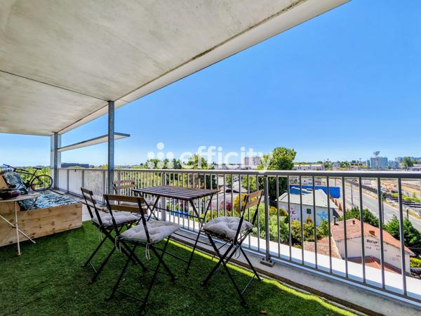 Appartement
         2 pièces
        - 48 m² Exclusivité 170 000 € *