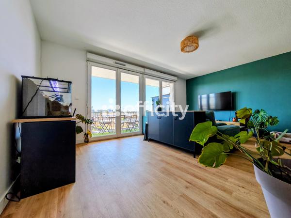 Appartement
         2 pièces
        - 48 m² Exclusivité 170 000 € *