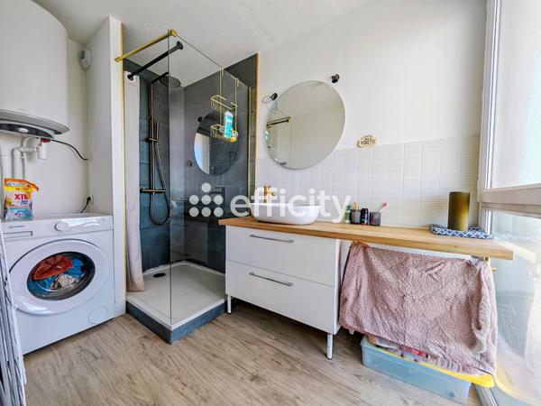 Appartement
         2 pièces
        - 48 m² Exclusivité 170 000 € *