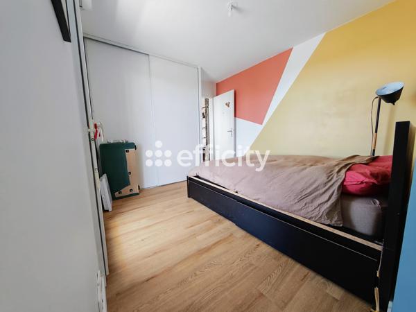 Appartement
         2 pièces
        - 48 m² Exclusivité 170 000 € *