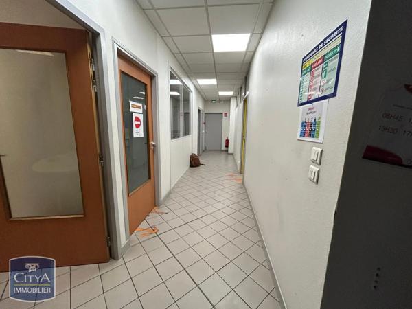 Local commercial à vendre 230m²