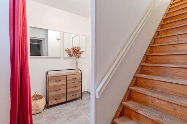 Charmante maison de ville en pierre plein centre ville avec garage