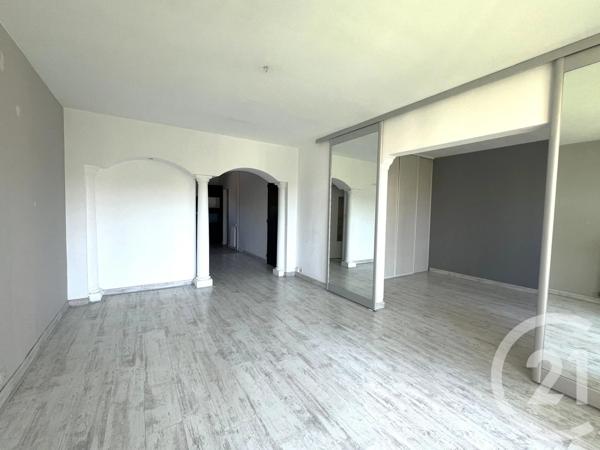 Appartement F3 à vendre  3 pièces - 93,76 m 2   COGOLIN  - 83