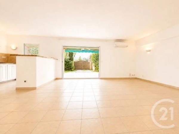 Appartement F3 à vendre  3 pièces - 93,76 m 2   COGOLIN  - 83