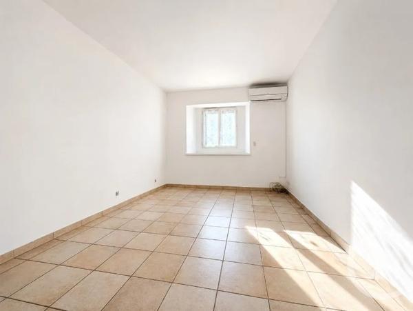 Appartement F3 à vendre  3 pièces - 93,76 m 2   COGOLIN  - 83