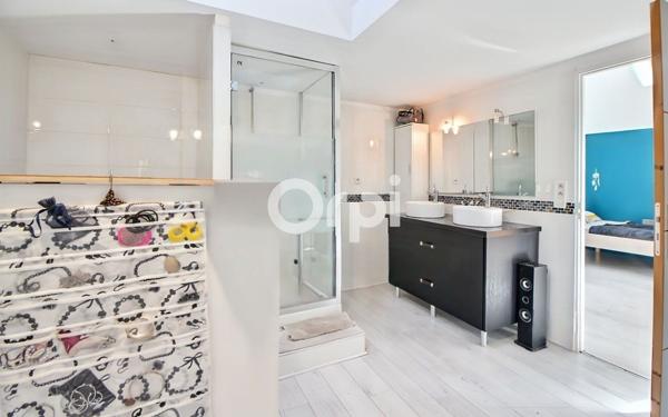 Maison à vendre    7 pièces •  Oloron-Sainte-Marie