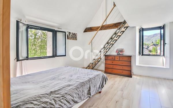 Maison à vendre    7 pièces •  Oloron-Sainte-Marie