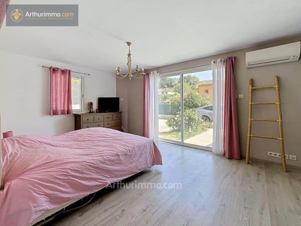 Vente                                                      Villa
                        
                     5 pièces                      188 m2                     à Mouans-Sartoux