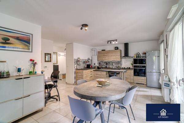 Appartement
         3 pièces
        - 66 m² 255 000 € *