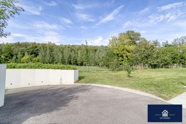 Appartement
         3 pièces
        - 66 m² 255 000 € *