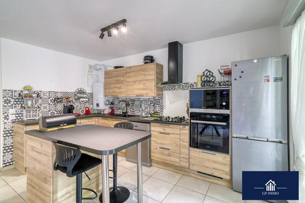 Appartement
         3 pièces
        - 66 m² 255 000 € *