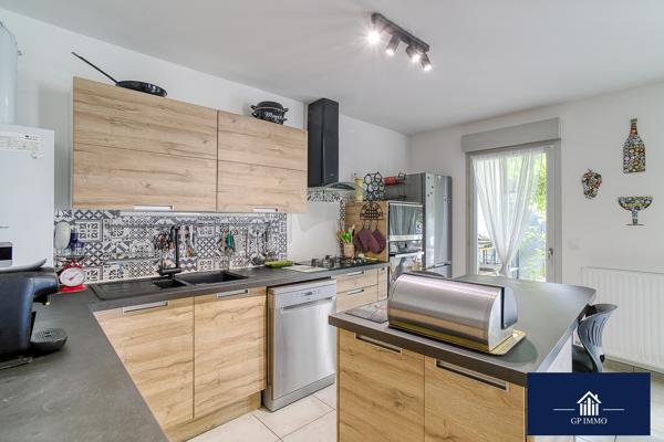 Appartement
         3 pièces
        - 66 m² 255 000 € *