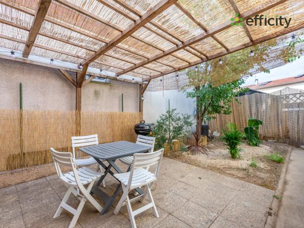 Maison
         5 pièces
        - 79 m² Exclusivité 250 000 € *