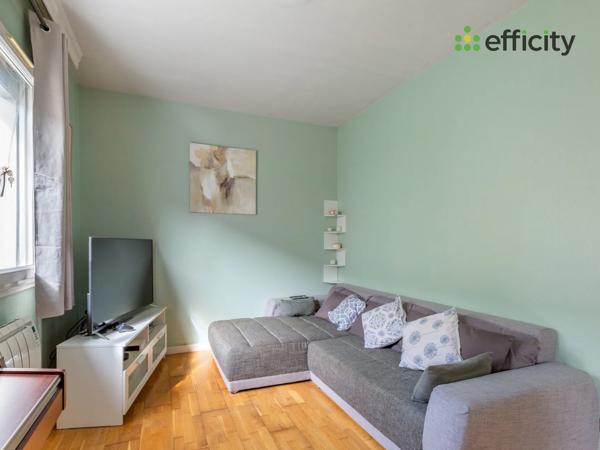 Maison
         5 pièces
        - 79 m² Exclusivité 250 000 € *