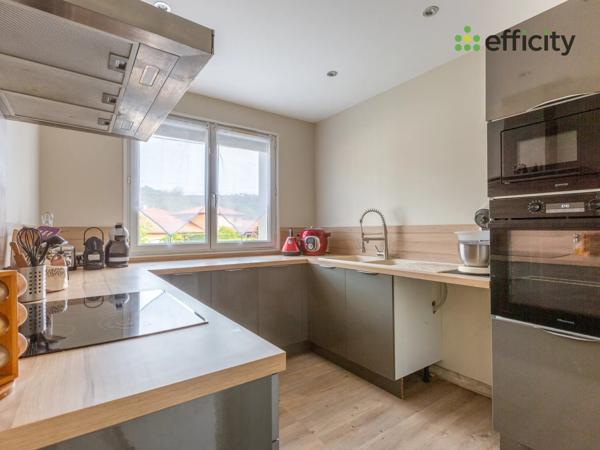 Maison
         5 pièces
        - 79 m² Exclusivité 250 000 € *