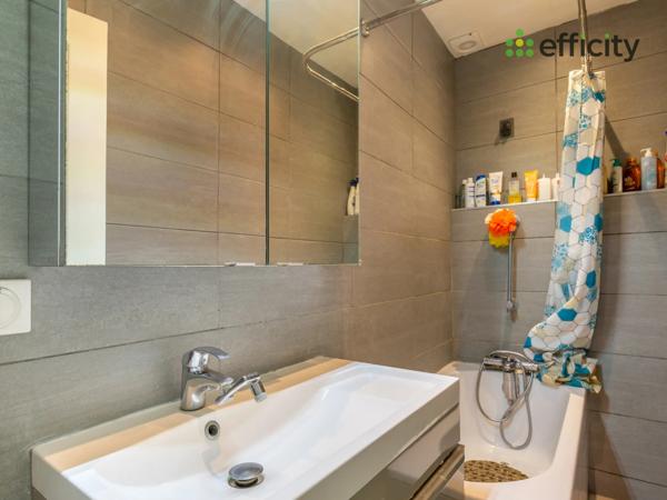 Maison
         5 pièces
        - 79 m² Exclusivité 250 000 € *