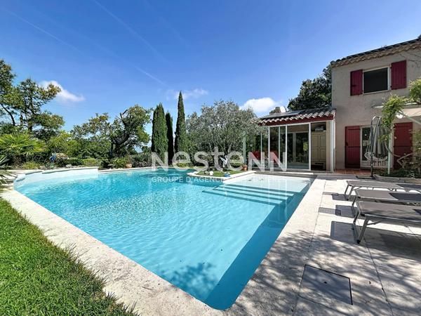 VENELLES - Villa 4 chambres avec piscine sur terrain arboré de 4 000 m² - T1 attenant avec entrée indépendante