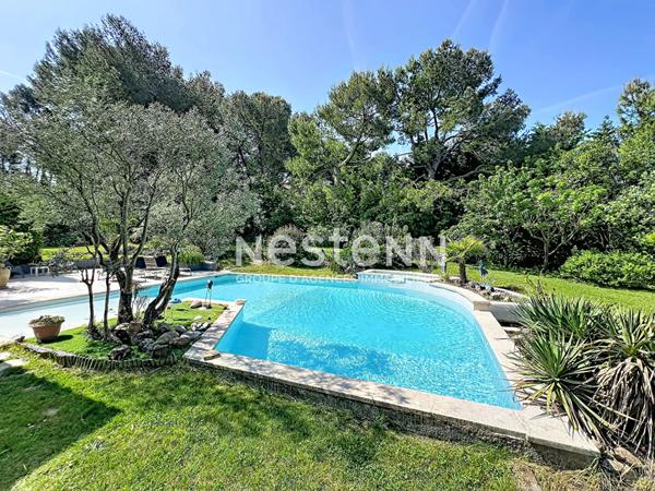 VENELLES - Villa 4 chambres avec piscine sur terrain arboré de 4 000 m² - T1 attenant avec entrée indépendante