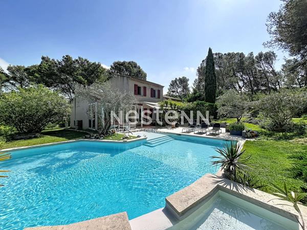 VENELLES - Villa 4 chambres avec piscine sur terrain arboré de 4 000 m² - T1 attenant avec entrée indépendante
