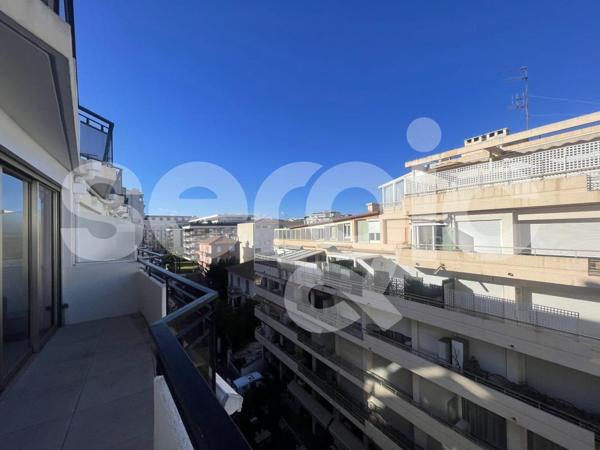 Location 2 Pieces 31 06400 Cannes 57 0610 01 0151