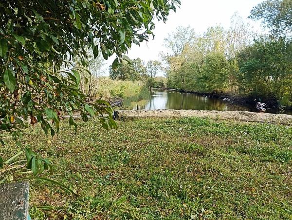 Maison familiale avec accès au canal