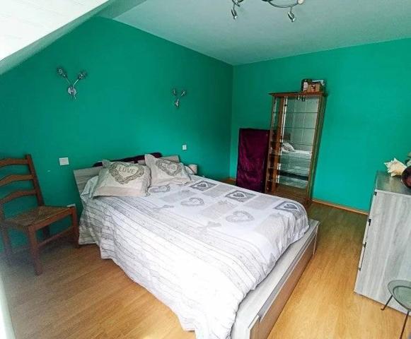 Maison familiale avec accès au canal