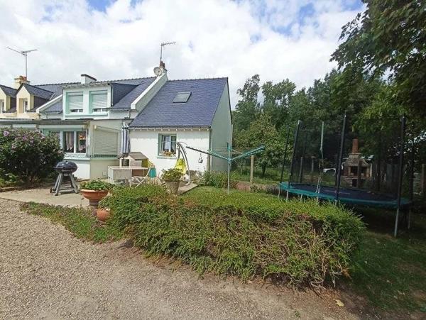 Maison familiale avec accès au canal