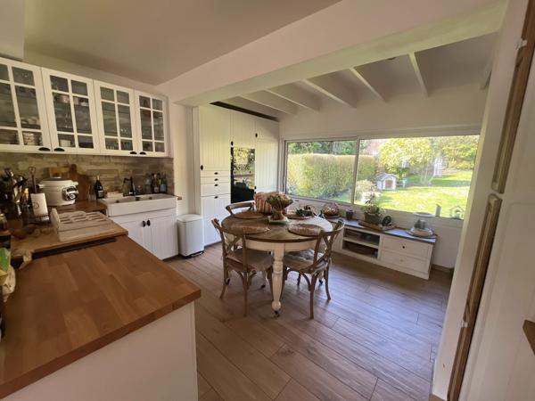 Découvrez cette charmante maison, un havre de paix à deux pas de Peronne