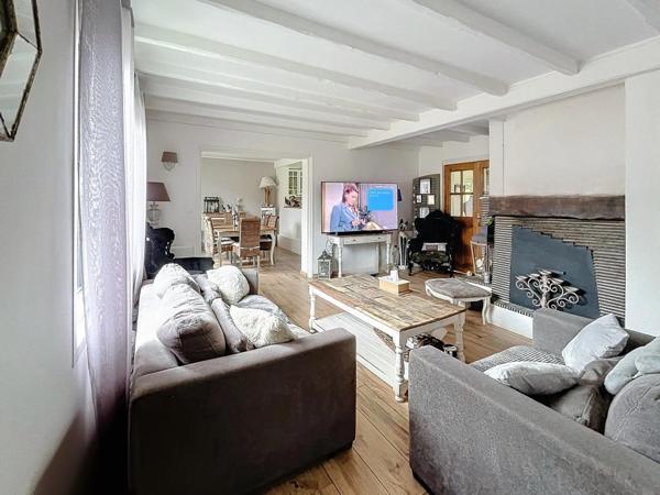 Découvrez cette charmante maison, un havre de paix à deux pas de Peronne