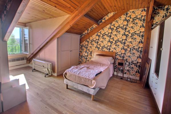 Maison Triel Sur Seine 6 pièce(s) 219 m2 €489 000 ** - Référence 1748