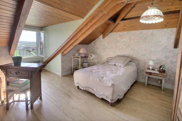 Maison Triel Sur Seine 6 pièce(s) 219 m2 €489 000 ** - Référence 1748
