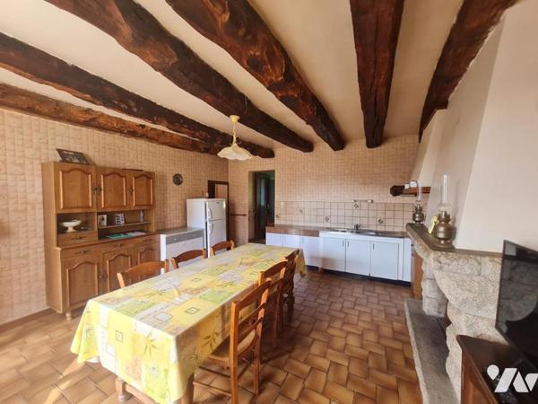 À Vendre à Radenac Maison semi-mitoyenne à rénover 