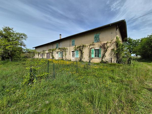 Ferme à rénover à Attignat de 138 m² habitable