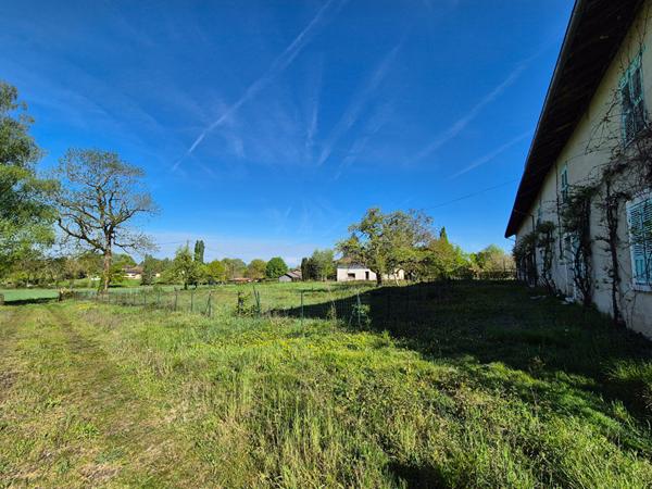 Ferme à rénover à Attignat de 138 m² habitable