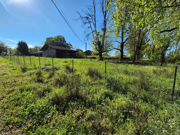 Ferme à rénover à Attignat de 138 m² habitable