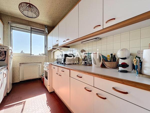 CHATOU-DERNIER ÉTAGE-APT- 3P–BALCON-CAVE-PARKING