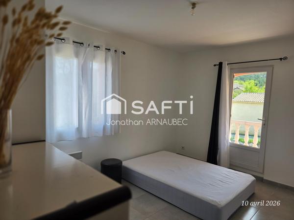 Maison familiale avec 4 chambres, garage 70 m² et jardin constructible