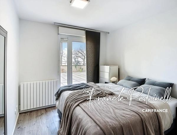 Appartement à vendre 3 pièces 72 m² VILLEURBANNE (69) CHARPENNES – Place Charles Hernu avec terrasse exceptionnelle de 75 m²