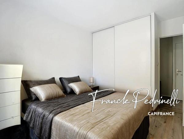 Appartement à vendre 3 pièces 72 m² VILLEURBANNE (69) CHARPENNES – Place Charles Hernu avec terrasse exceptionnelle de 75 m²