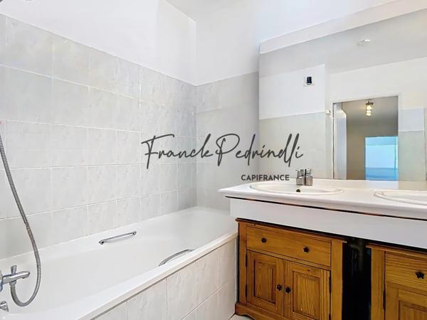 Appartement à vendre 3 pièces 72 m² VILLEURBANNE (69) CHARPENNES – Place Charles Hernu avec terrasse exceptionnelle de 75 m²