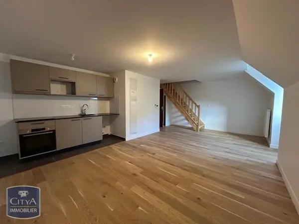 Appartement à louer 4 pièces 90.5m²