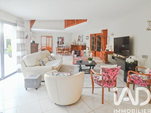 Maison à vendre 7 pièces 220 m² Saint-Lyphard